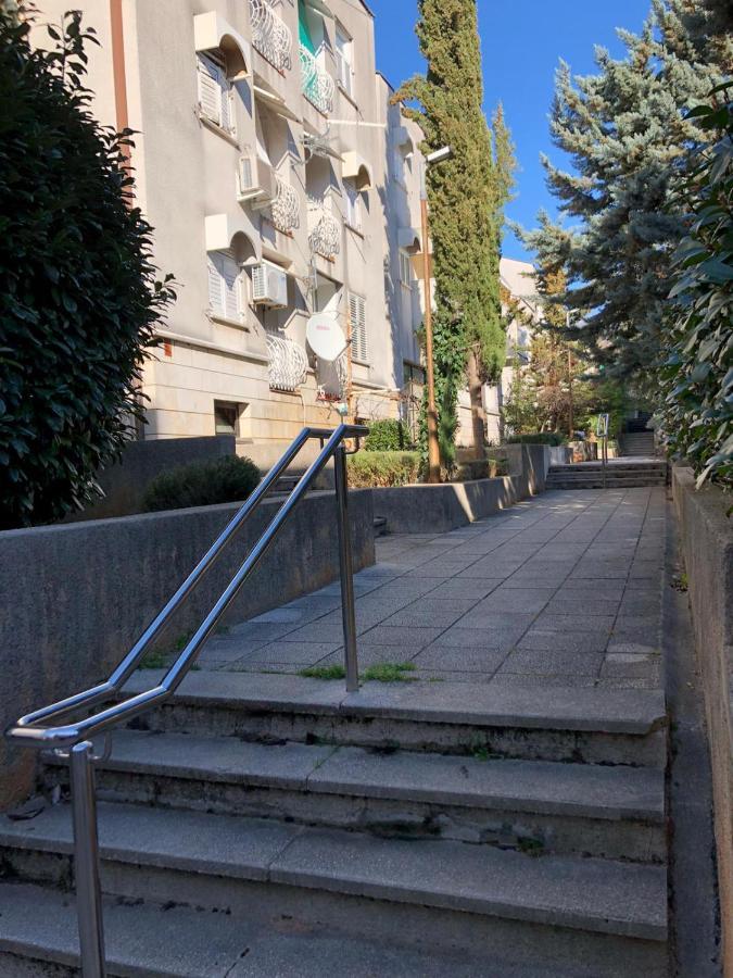 Apartman Njivice Buitenkant foto