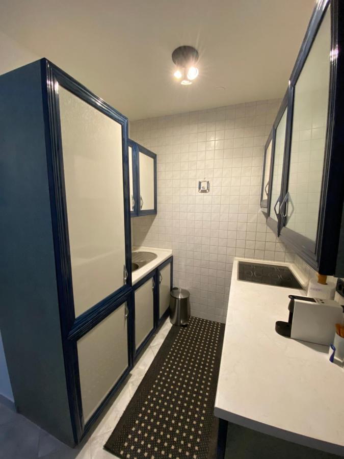 Apartman Njivice Buitenkant foto