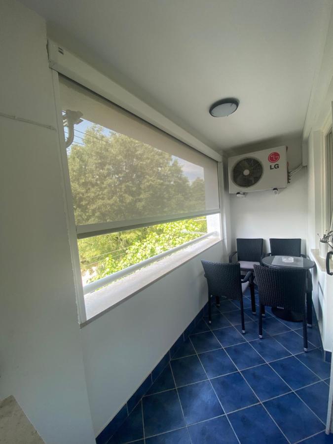 Apartman Njivice Buitenkant foto