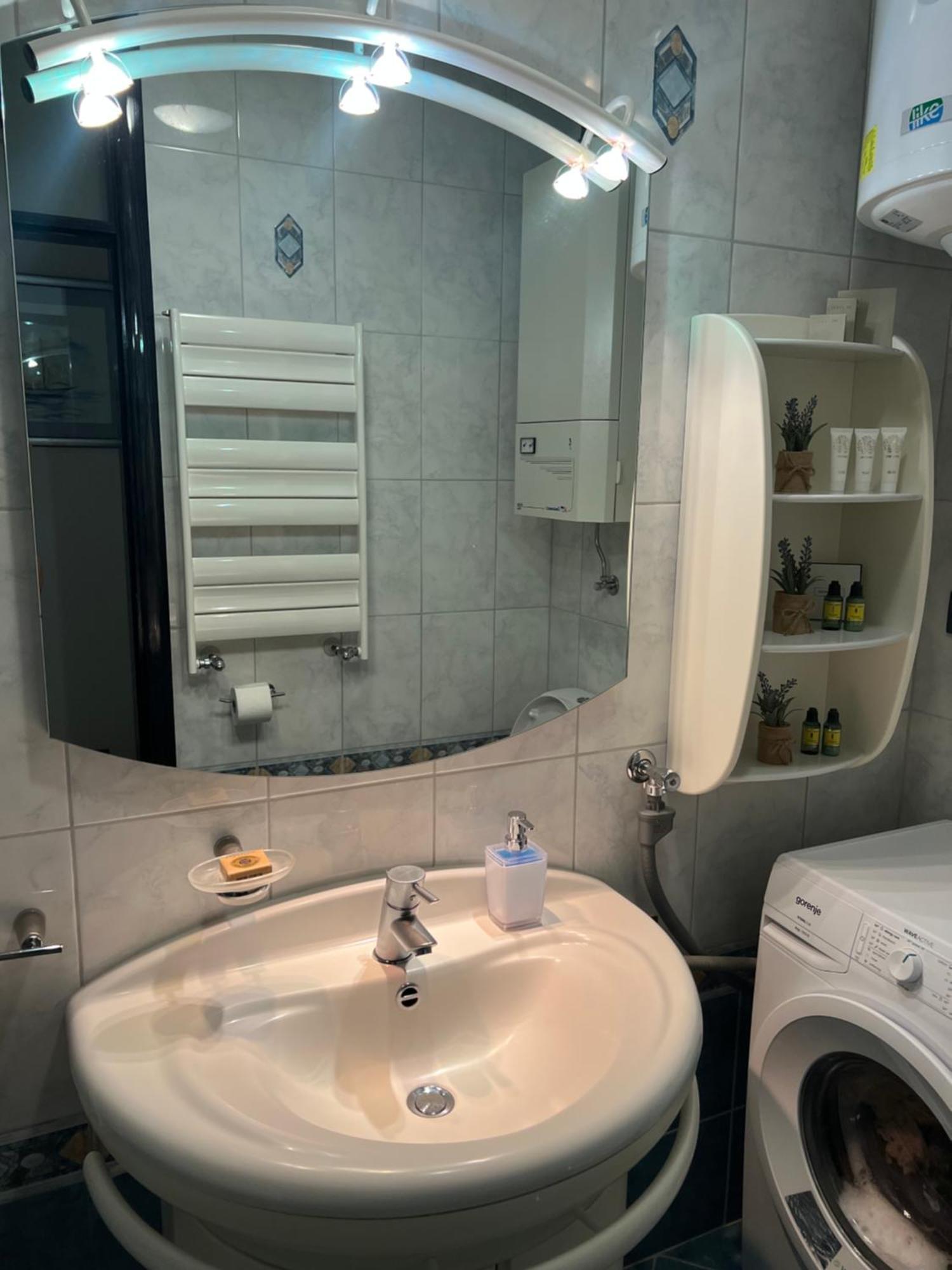 Apartman Njivice Buitenkant foto