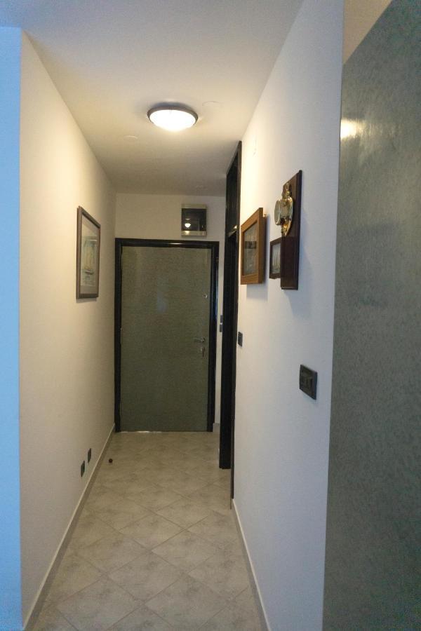 Apartman Njivice Buitenkant foto